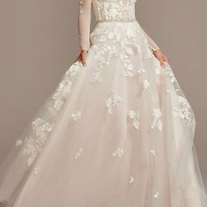 Long Sleeve Wedding Dress (Veil Included)